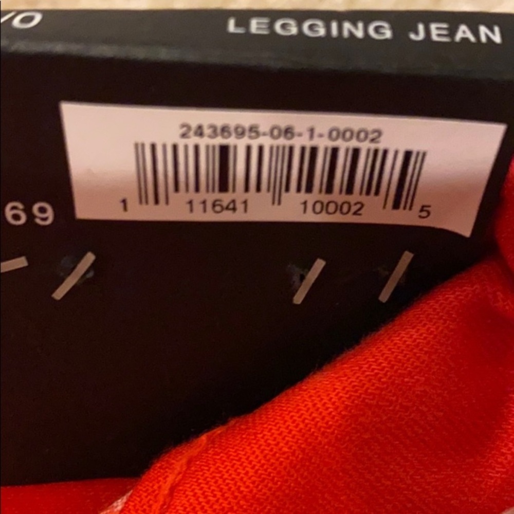 Gap Red Legging Jean Size 25 NWT - Picture 2 of 6